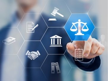 Užitečný přehled legislativních změn pro 2024, které zasahují nejen do e-commerce